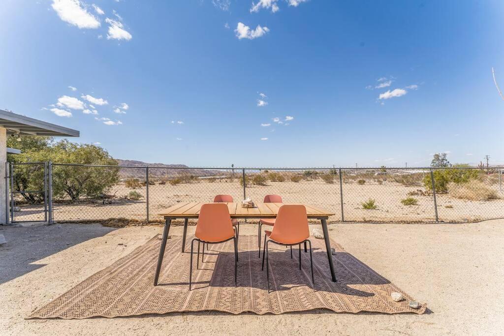 Вилла The Maude House Туэнтинайн-Палмс Экстерьер фото